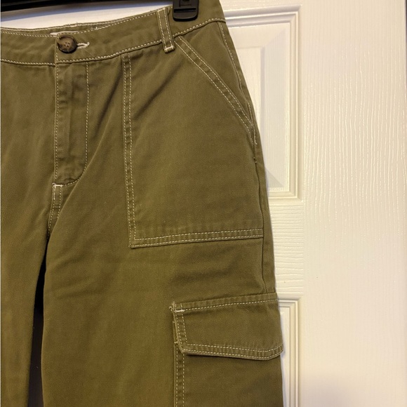Women’s Olive Cargo Pants 4 - Picture 3 of 6